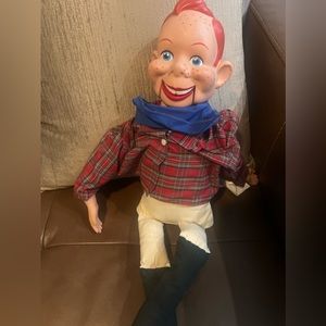 - Vintage 1973 Howdy Doody Venrtriloquist 24" Doll